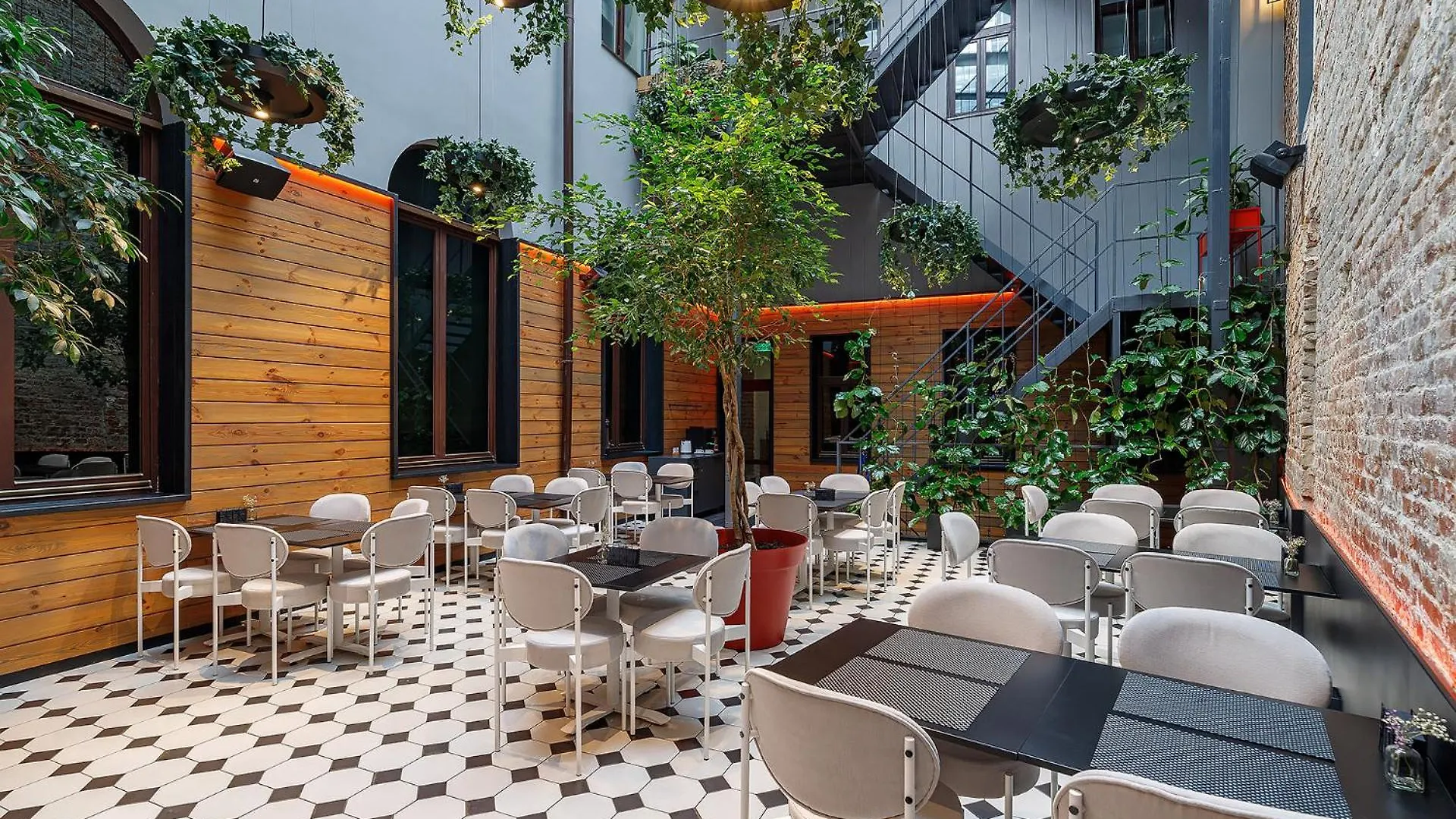 Ferenc Hotel & Restaurant Lviv